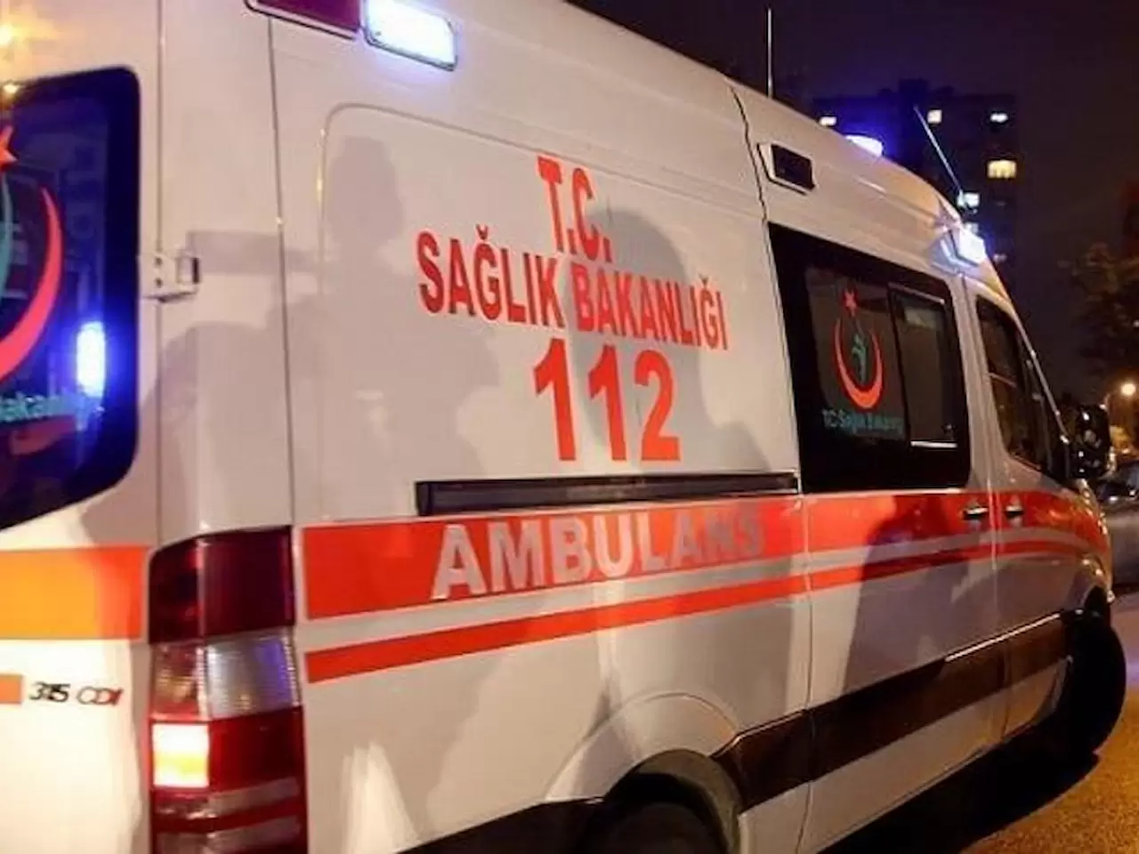 Araç dereye devrildi: Bir kişi hayatını kaybetti, üç kişi yaralandı
