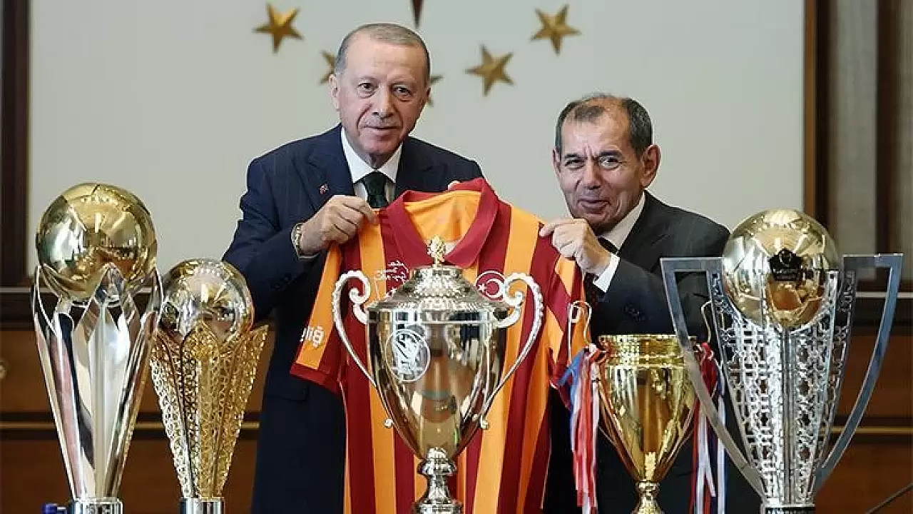 Cumhurbaşkanı Erdoğan, Galatasaray Yöneticilerini Ağırladı