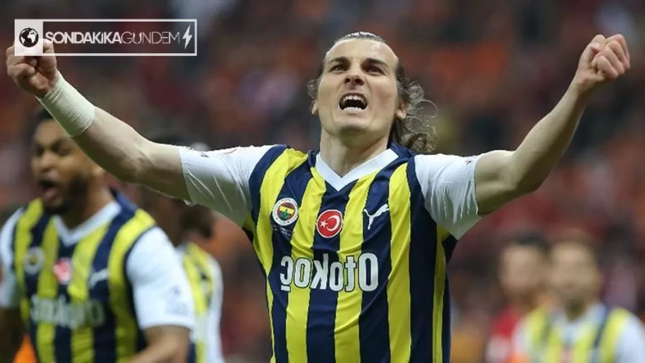 Fenerbahçe, Çağlar Söyüncü'nün bonservisini 8.5 milyon Avro'ya aldı ve 3 yıllık anlaşma imzaladı.