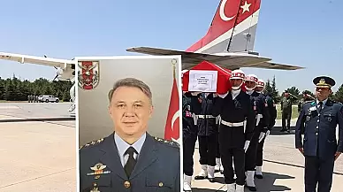 Eskişehir'e getirilen Şehit Pilot Albay Gökhan Özen'in cenazesi törenle uğurlandı.