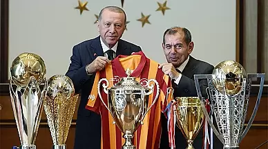 Cumhurbaşkanı Erdoğan, Galatasaray Yöneticilerini Ağırladı