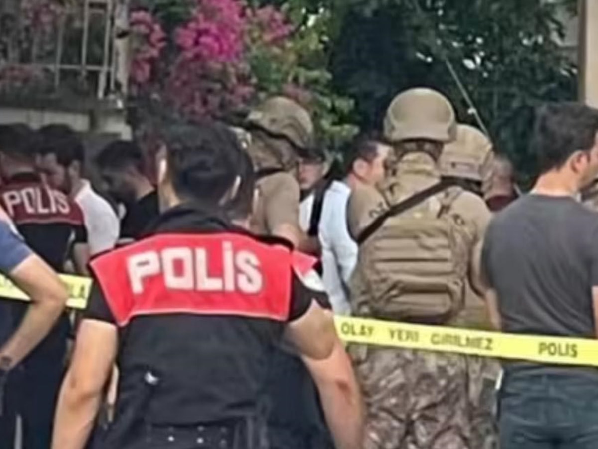 Boğazından bıçaklanarak rehin alınan anneannesini kurtaran kişi, etkisiz hale getirildi.