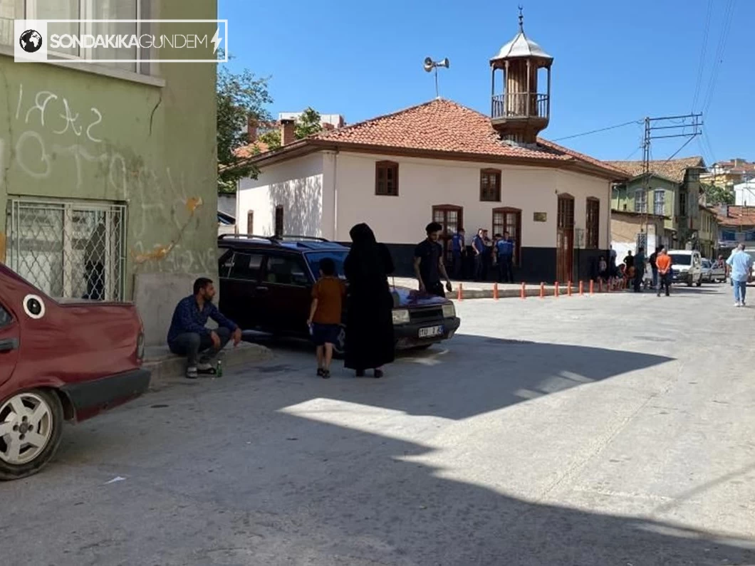 Üvey oğluyla yaşanan kavgada hayatını kaybeden 15 yaşındaki genç, acı dolu bir sonla veda etti.